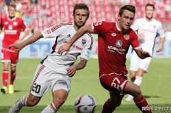 lol全球总决赛-包含法兰克福凭借主场之利，豪取三分晋级的词条