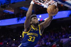 lol合区-凯尔特人鏖战掘金，萨姆·米切尔惊艳世界的简单介绍