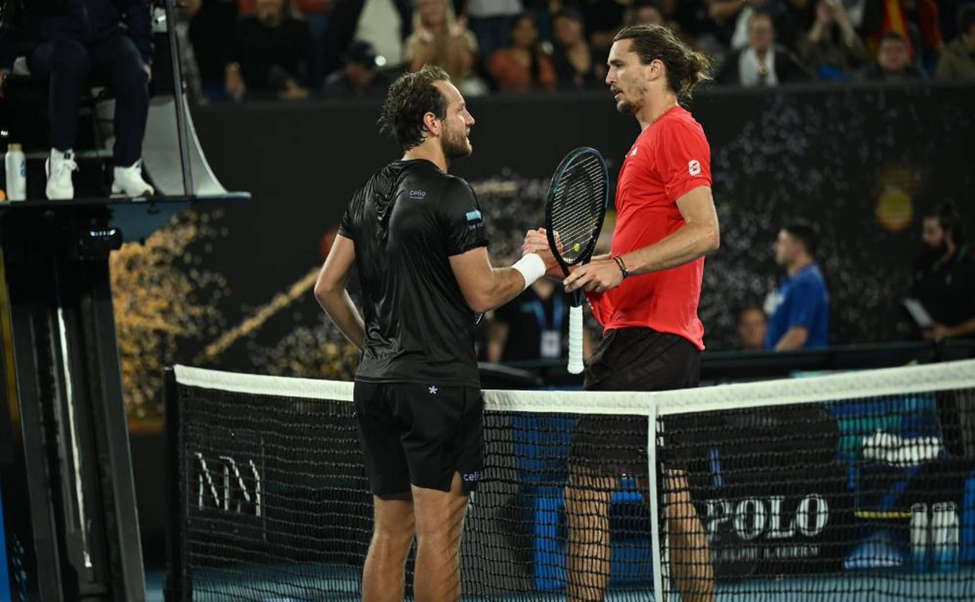 西班牙网球队完胜澳大利亚网球队，兹维列夫关键制胜的简单介绍