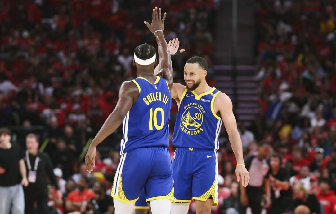 勇士横扫掘金，麦科勒姆带队取胜